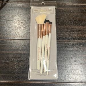 Makeup brushes (pack of 4)